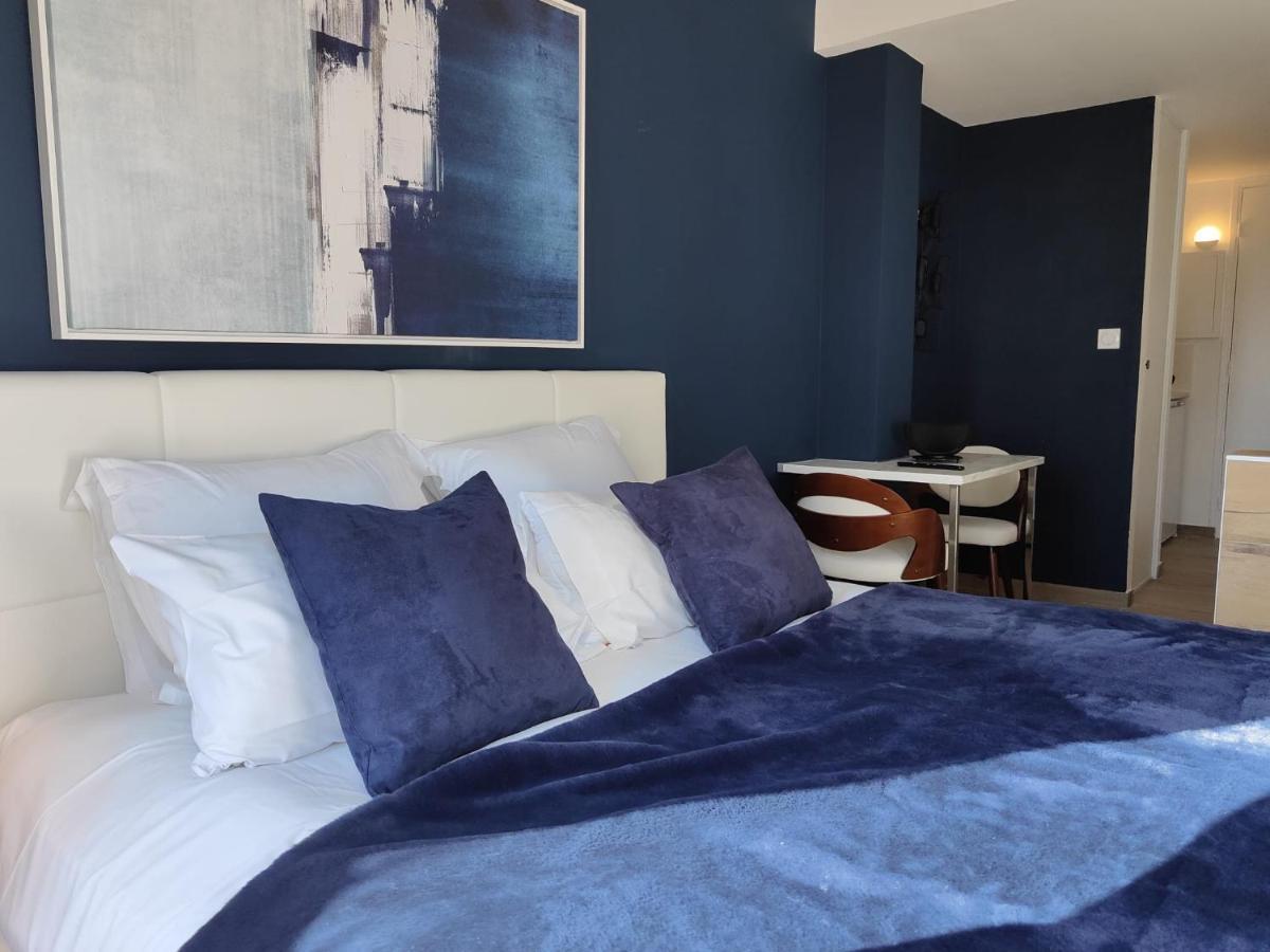 Suites Jm - Les Pins Marines - Jacuzzi & Vue Mer Бандол Екстериор снимка